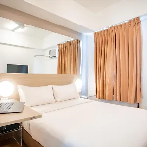 Red Planet Makati Avenue Manila מלון
