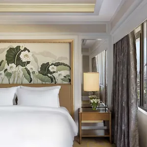 Dusit Thani Manila מלון